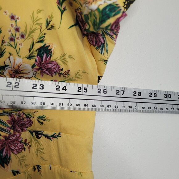 TORRID Yellow Butterfly Floral Print Empire Waist Short Sleeve Challis size 5x - Picture 7 of 8